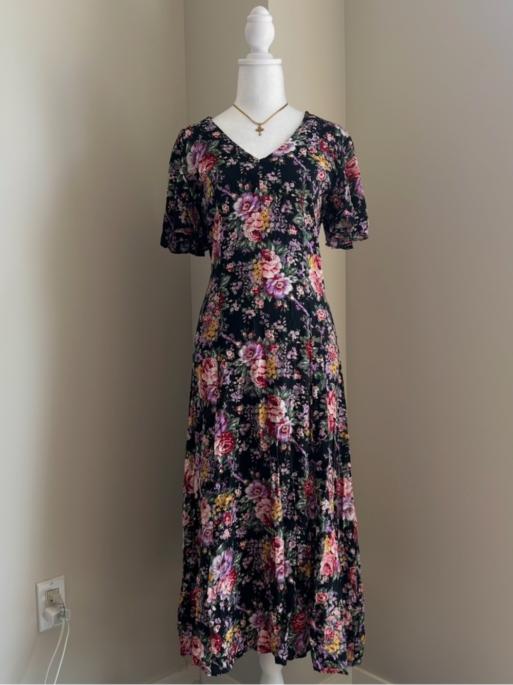 Source Unknown Black Floral Maxi Dress